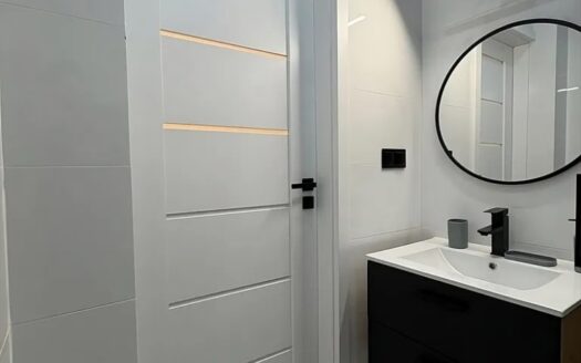 Sprzedam 3 pok. Piękny widok na port, morze.