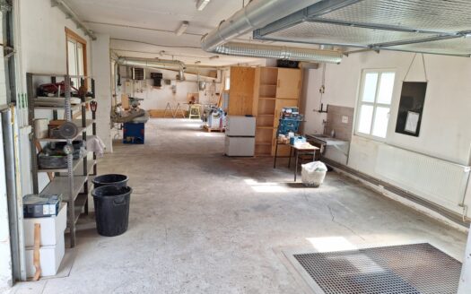 BUDYNEK PRODUKCYJNO-MAGAZYNOWY