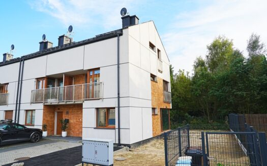 Segment w spokojnej, cichej i zielonej okolicy