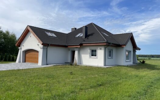 Piękny dom w malowniczej okolicy