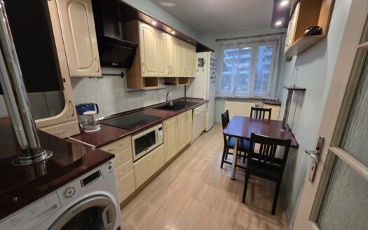 Sprzedam 2 pokojowe mieszkanie z garażem i piwnicą