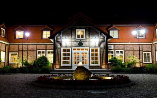 Funkcjonujący hotel na sprzedaż