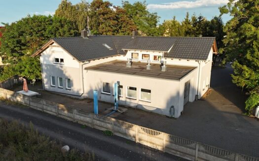 Budynek mieszkalno-usługowy przy trasie nr 11