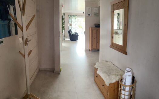 Dom w Krakowie z garażem i ogrodem. Bezpośrednio.