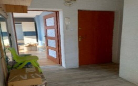 Syndyk sprzeda mieszkanie w Górze!