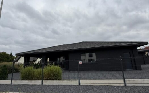 Nowoczesny dom w wysokim standardzie blisko natury