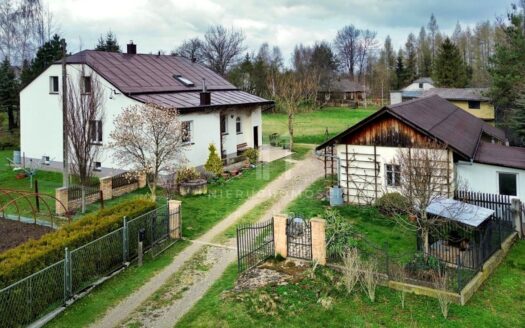 Dom z dużą zieloną działką, Lipinki, 54ar