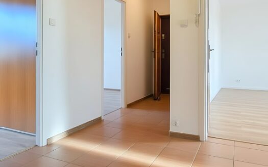 Jasne 4 pokojowe mieszkanie z 3 sypialniami.