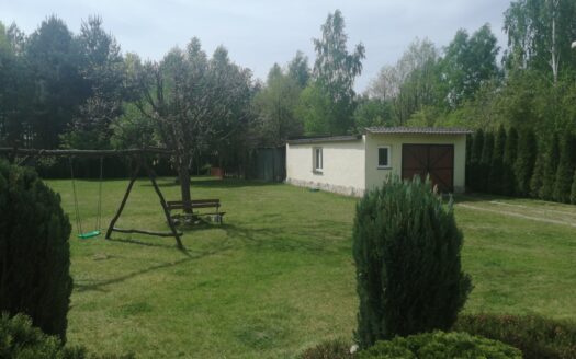 DOM JEDNORODZINNY NA DUŻEJ DZIAŁCE