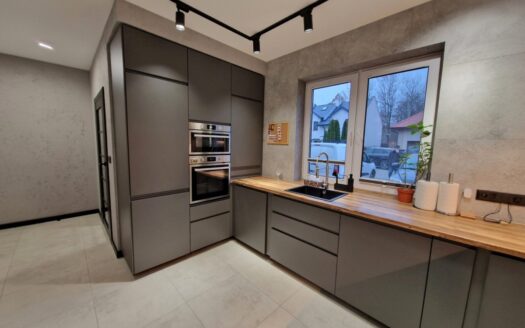 Perełka w Kobyłce-skrajny segment,3 poziomy