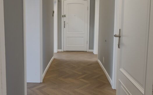 Połowa willi miejskiej – biuro lub mieszkanie!