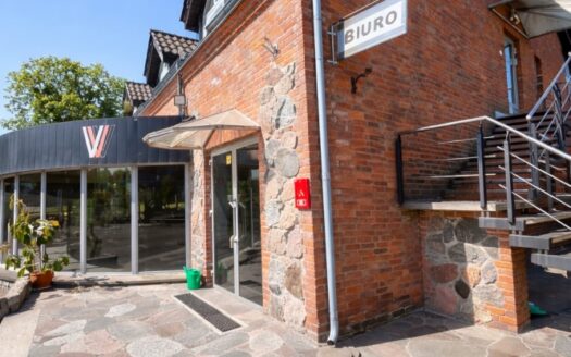 Budynek handlowo-biurowy z mieszkaniem 391 m²