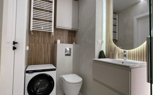 Nowoczesny apartament z balkonem i widokiem