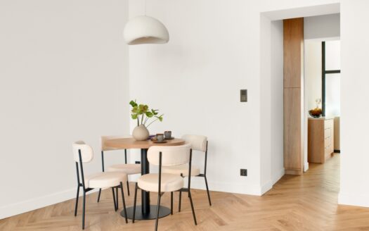 PIĘKNE 2 POKOJE,PO REMONCIE,BALKON,PIWNICA,MIEJSCE